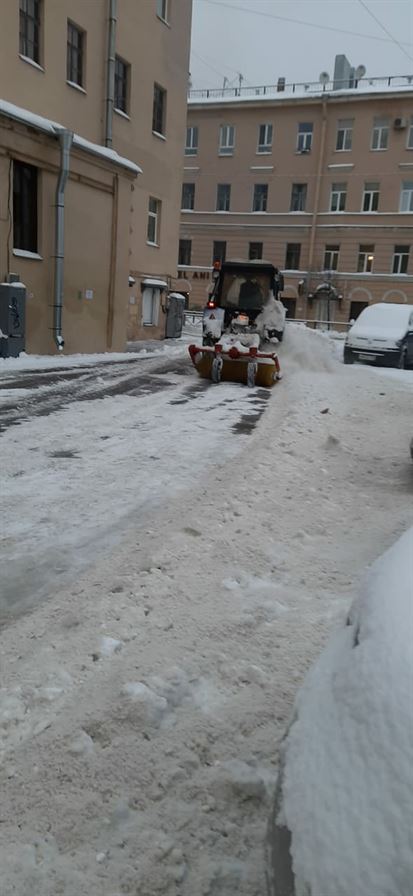 Механизированная уборка снега по адресу ул. Тамбовская д. 78
