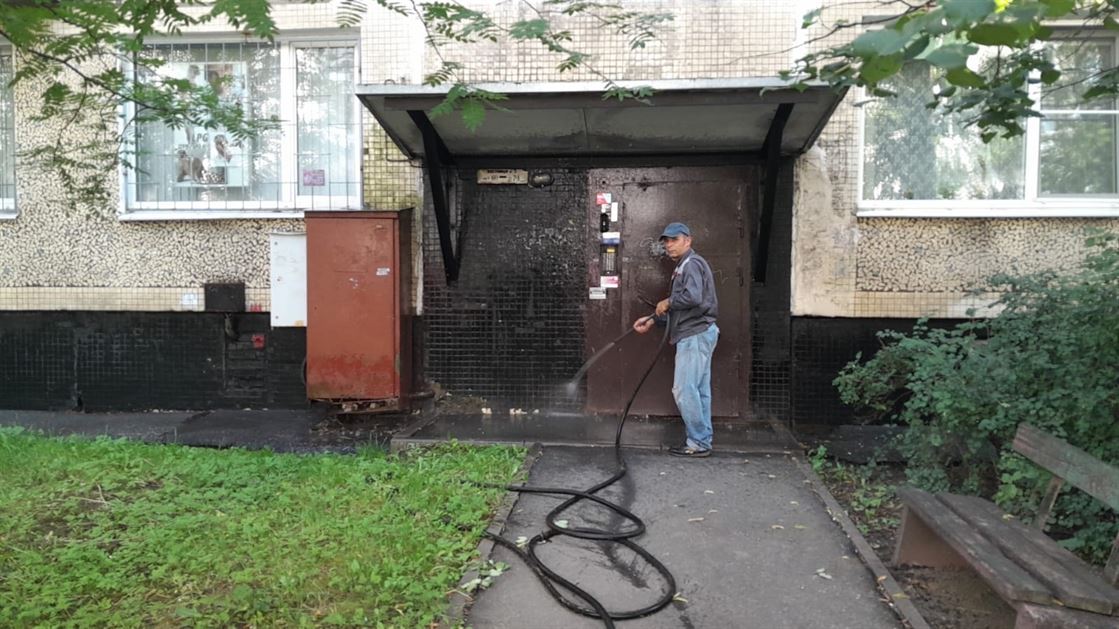 Мытье фасада по адресу ул. Будапештская д. 17 к. 1