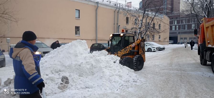 Погрузка и вывоз снега по адресу ул. Боровая д. 48