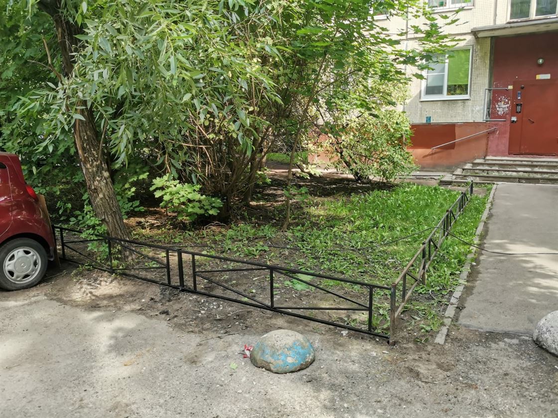 Установка газонного ограждения по адресу ул. Будапештская д. 19 к. 2 