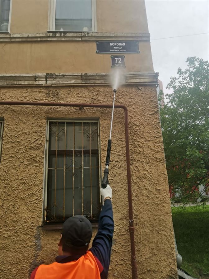 Мытье фасада по адресу ул. Боровая д. 72 лит. Б