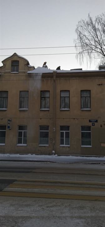 Очистка кровли от снега и наледи по адресу пр. Волковский д. 24