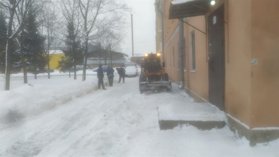 Уборка территории от снега и наледи по адресу ул. Расстанная д. 26
