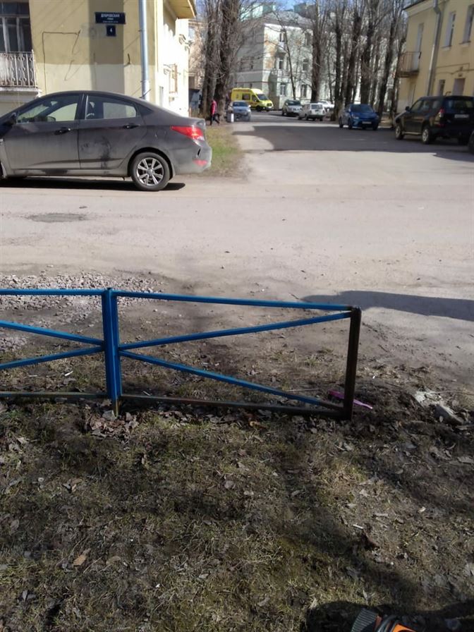 Ремонт газонного ограждения по адресу ул. Дубровская д. 3