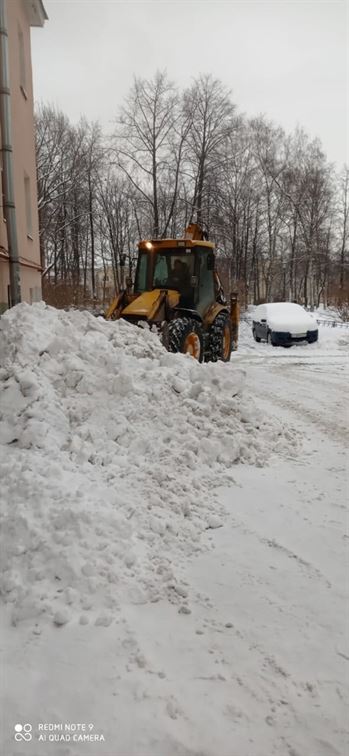 Погрузка и вывоз снега по адресу ул. Боровая д. 84