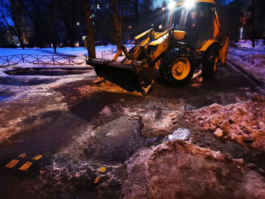 Уборка территории от снега и наледи по адресу ул. Белградская д. 12