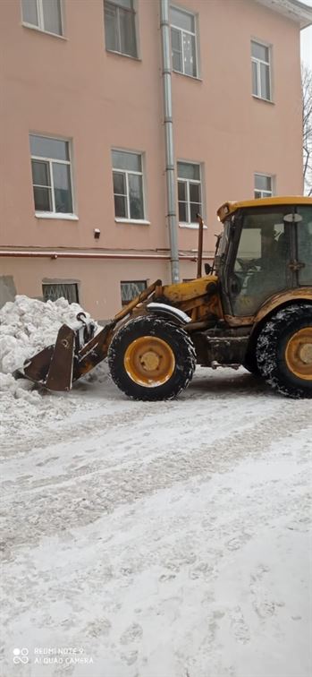 Погрузка и вывоз снега по адресу ул. Боровая д. 84