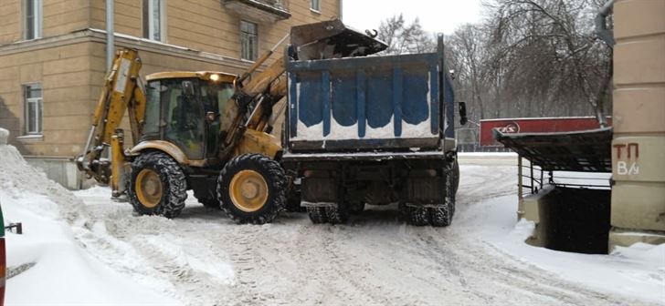 Погрузка и вывоз снега по адресу ул. Мгинская д. 5