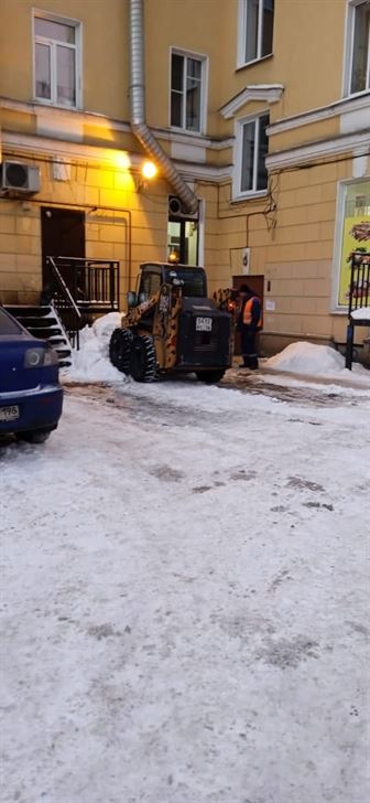 Очистка территории от снег и наледи по адресу пр. Волковский д. 30 