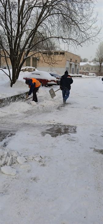 Уборка территории от снега и наледи по адресу ул. Касимовская д. 8 