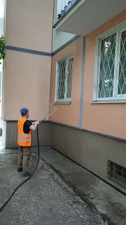 Мытье фасада по адресу ул. Белградская д. 20 к. 1