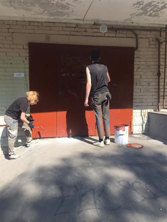 Окраска входных дверей по адресу ул. Бухарестская д. 23 к. 1