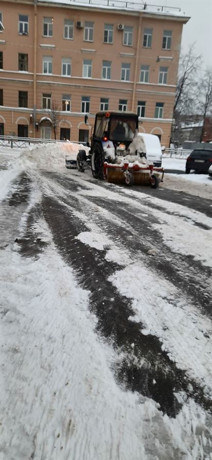Механизированная уборка снега по адресу ул. Тамбовская д. 78