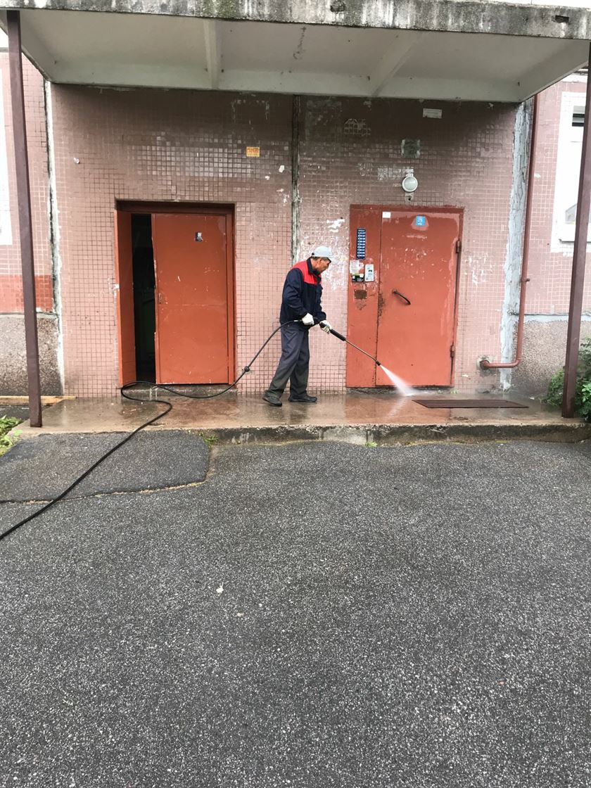 Мытье фасада по адресу ул. Димитрова д. 10 к. 4