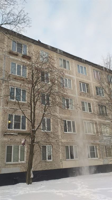 Очистка кровли от снега и наледи по адресу ул. Бухарестская д. 7